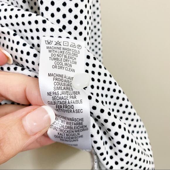 Adrianna Papell Accordion Pleats Sleeveless Smock Neck White/Black Polka Dot Top - Picture 6 of 9